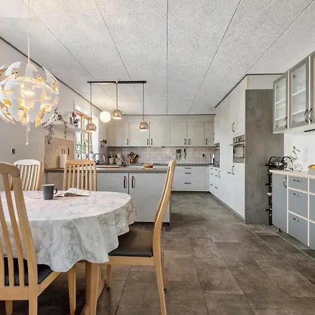 2 Bedroom Amazing In Сasa de vacaciones